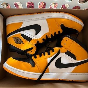 Nike Air Jordan 1 Mid Taxi Yellow Black Mens 13 Worn Once